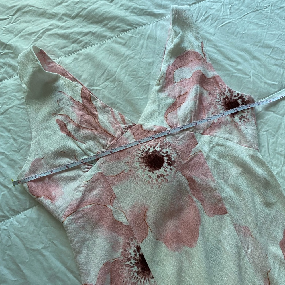 White Floral V neck linen blend summer dress - Picture 9 of 14